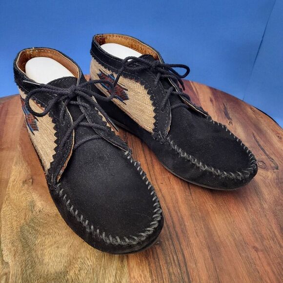 Minnetonka El Paso Moccasin Ankle Boot Black Suede Southwestern Women's 8.5 - Picture 1 of 13